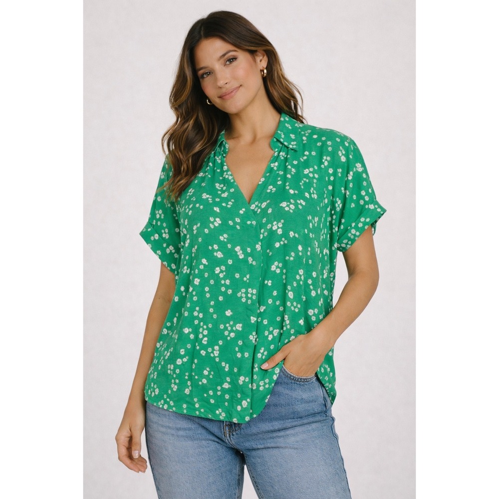 Cabi Green Floral Kelly Top 6082 Short Sleeve V-Neck Blouse Womens Medium